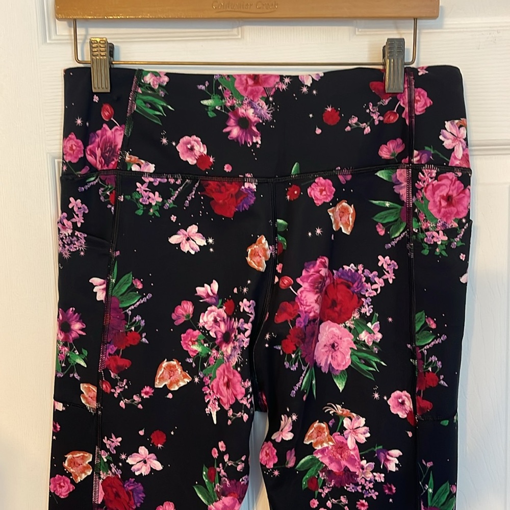 Victorias Secret LONG Flow Leggings - Picture 5 of 7